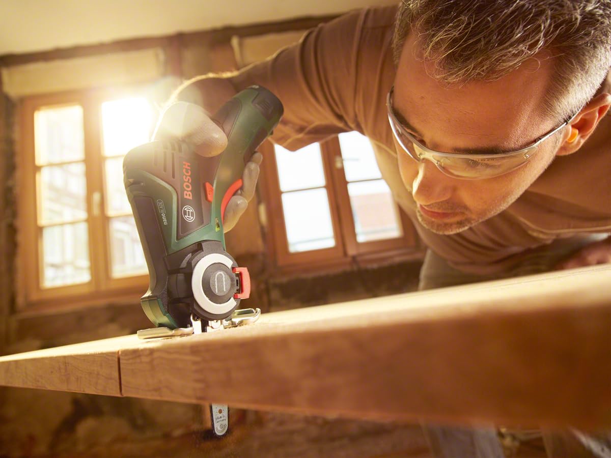 Bosch Akku Säge EasyCut 12 (ohne Akku, NanoBlade Technologie, 12 Volt System, im Karton)