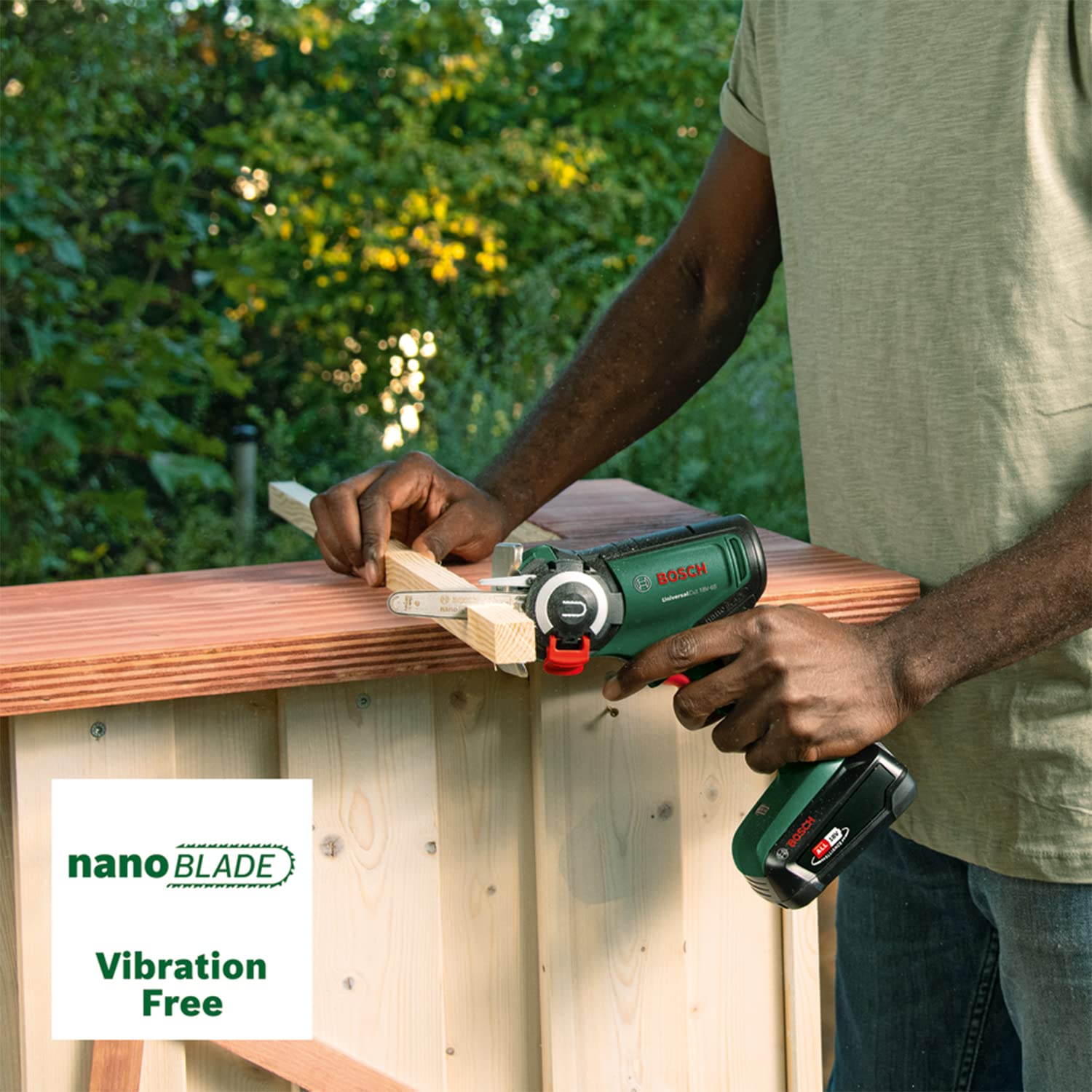 Bosch Akku-NanoBlade-Säge UniversalCut 18V-65 (schnelles Freihand-Schneiden in Holz, Holzwerkstoffen und Plastik; max. Schnitttiefe 65 mm; 18-Volt-System; 1x 2,5Ah Akku und Ladegerät)